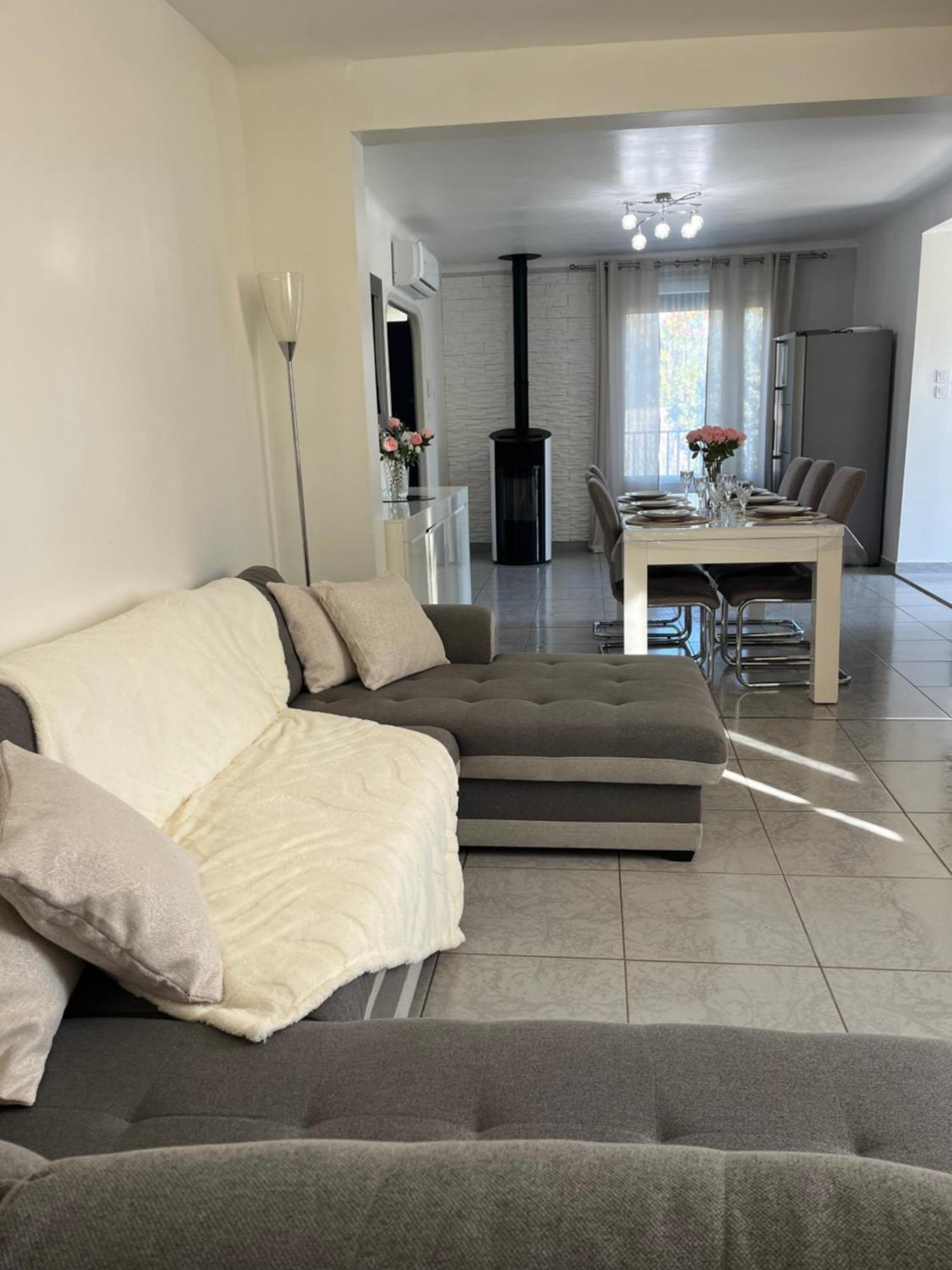 Villa Climatise Avec Piscine Et Jacuzzi 카르팡트라 외부 사진