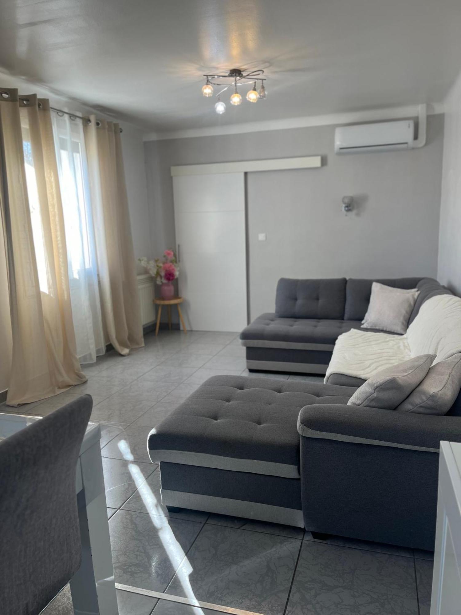 Villa Climatise Avec Piscine Et Jacuzzi 카르팡트라 외부 사진