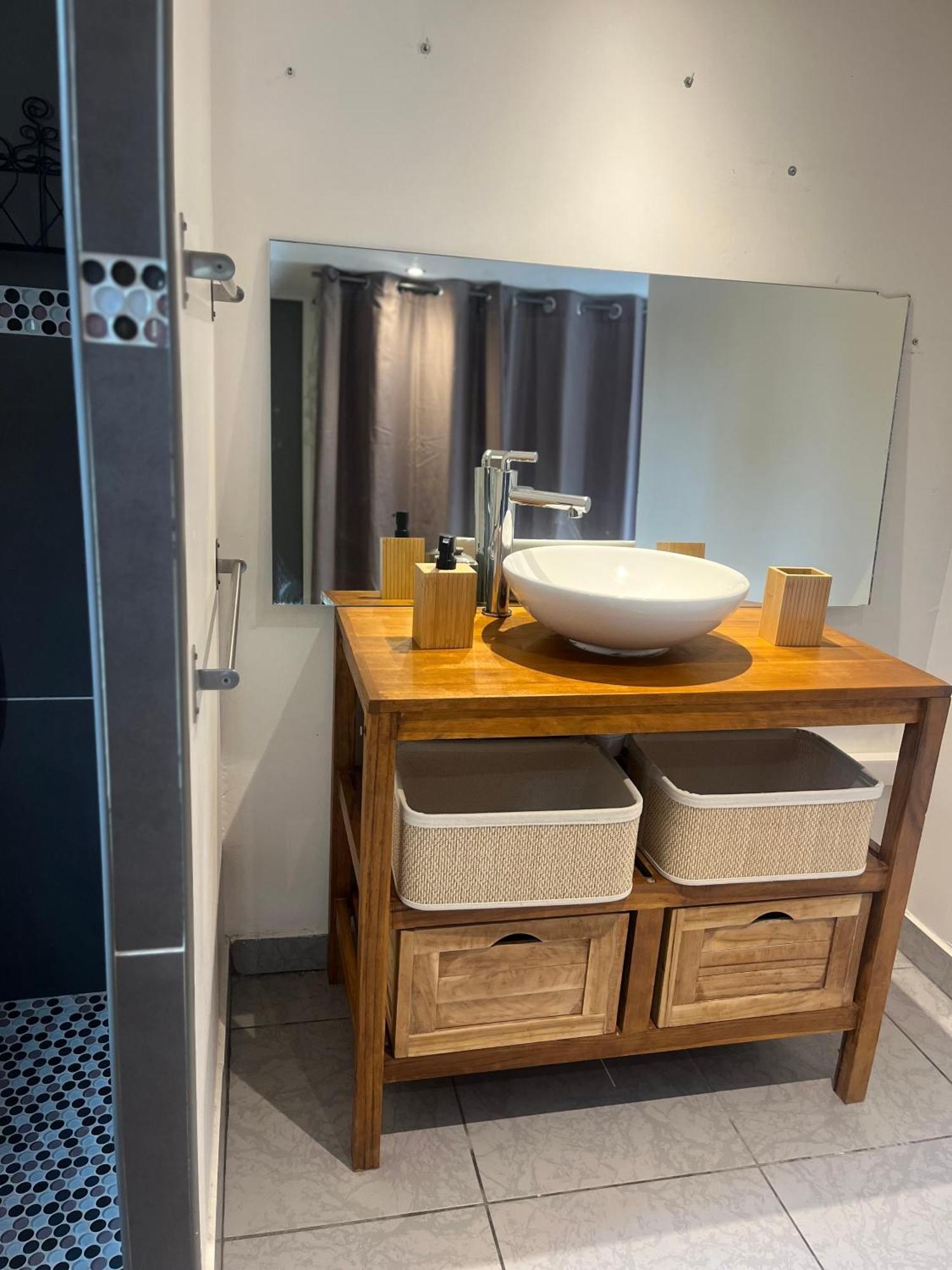 Villa Climatise Avec Piscine Et Jacuzzi 카르팡트라 외부 사진